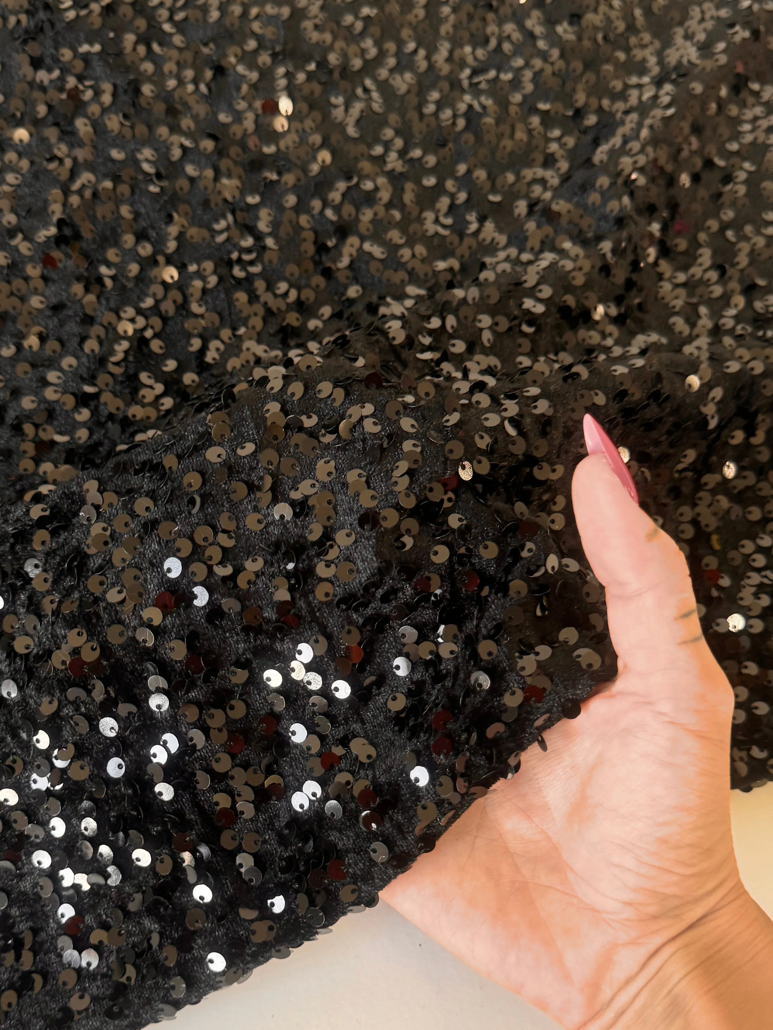 Black Sequins Velvet - Image 5