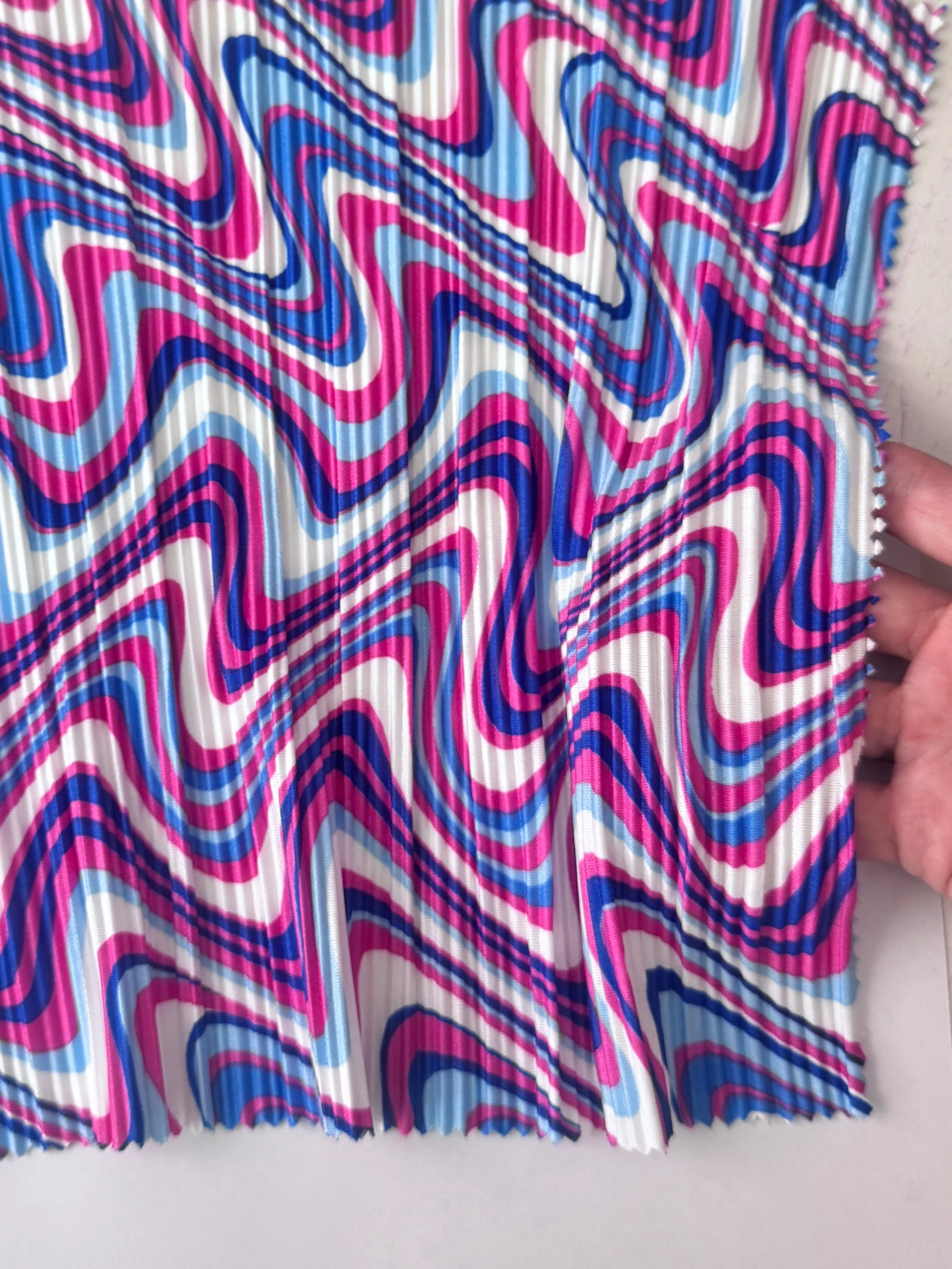 Blue Pink Wave Print Pleated Knit - Image 3