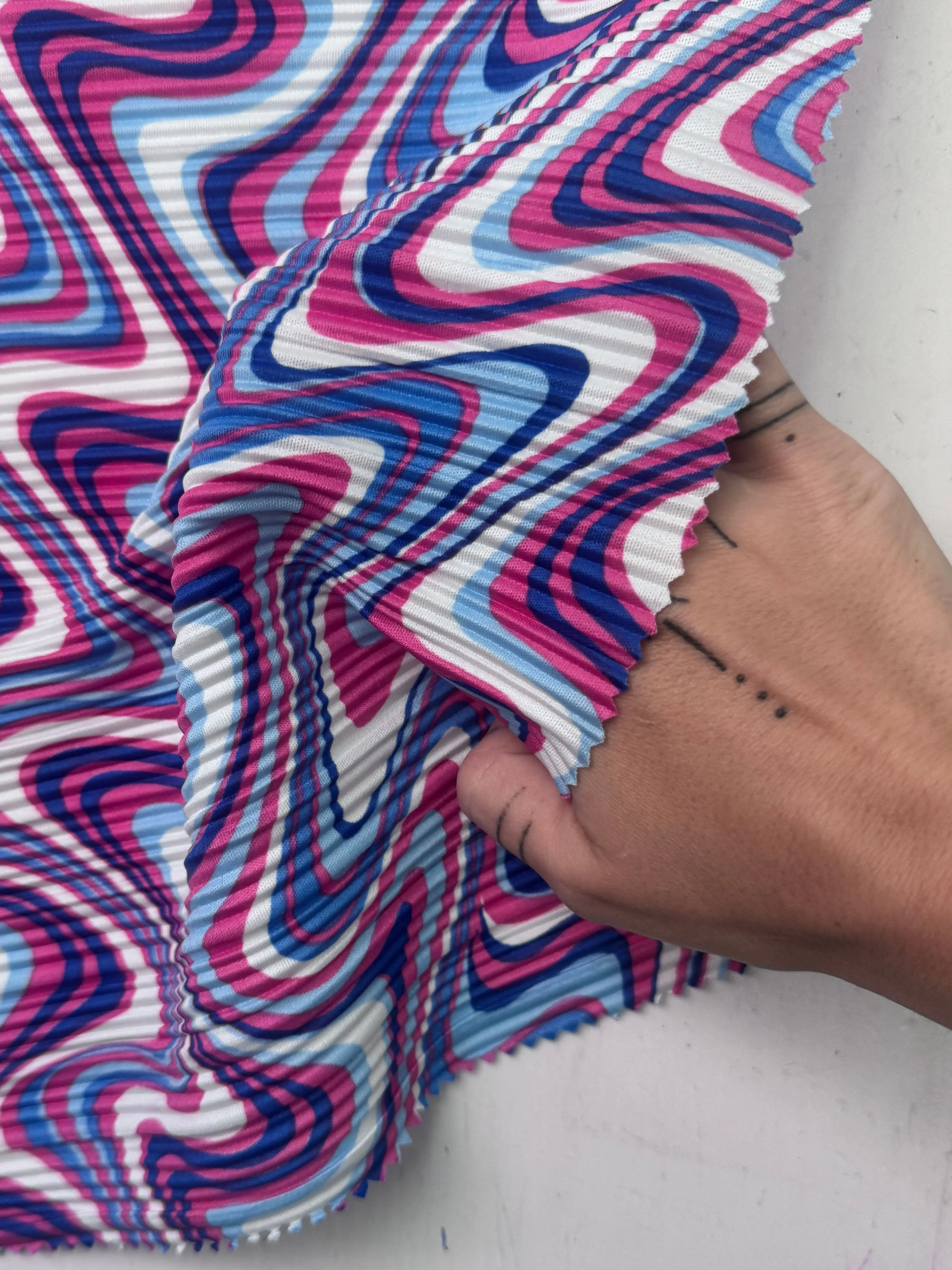 Blue Pink Wave Print Pleated Knit - Image 6