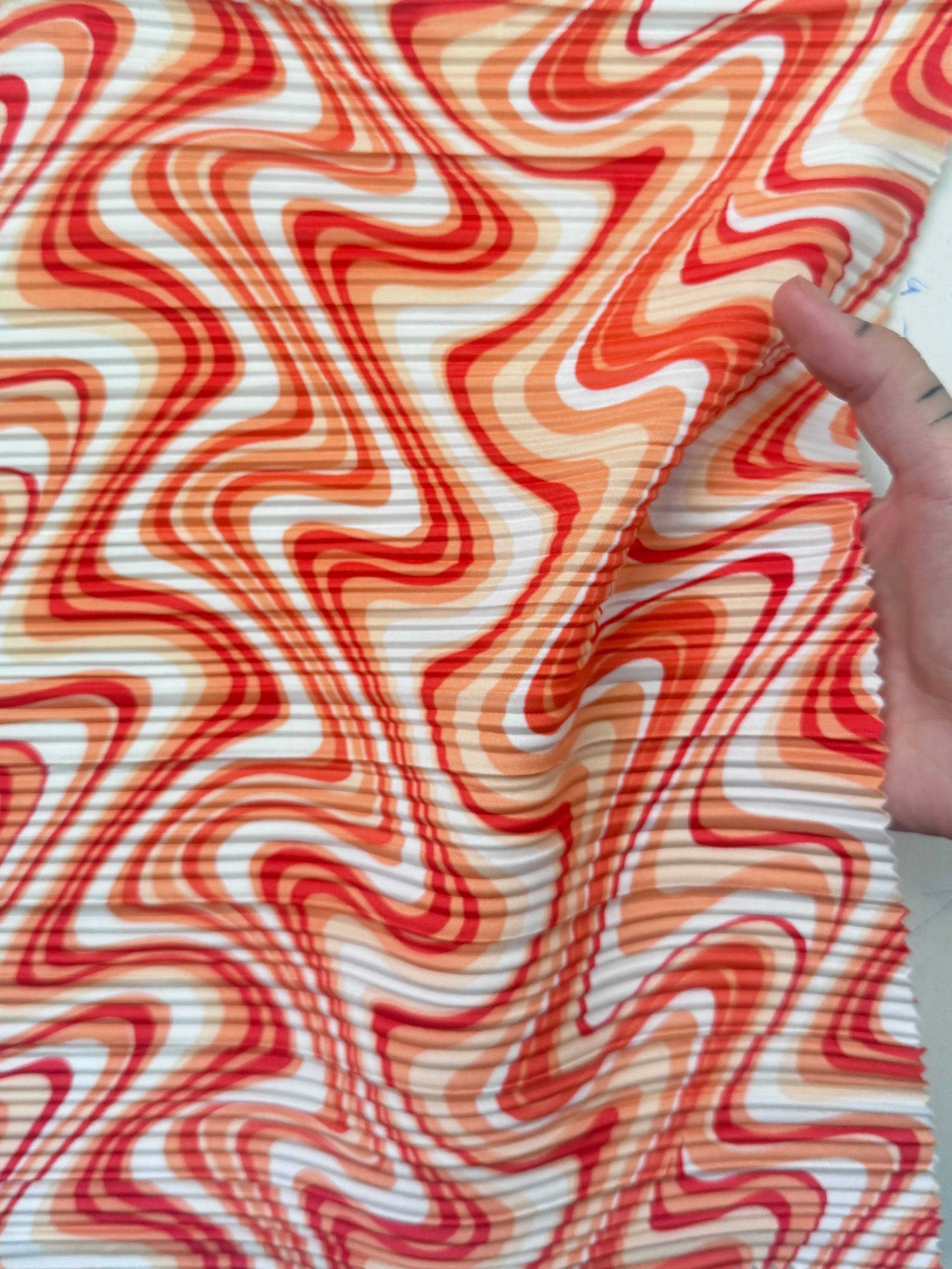 Orange Wave Print Pleated Knit - Image 2