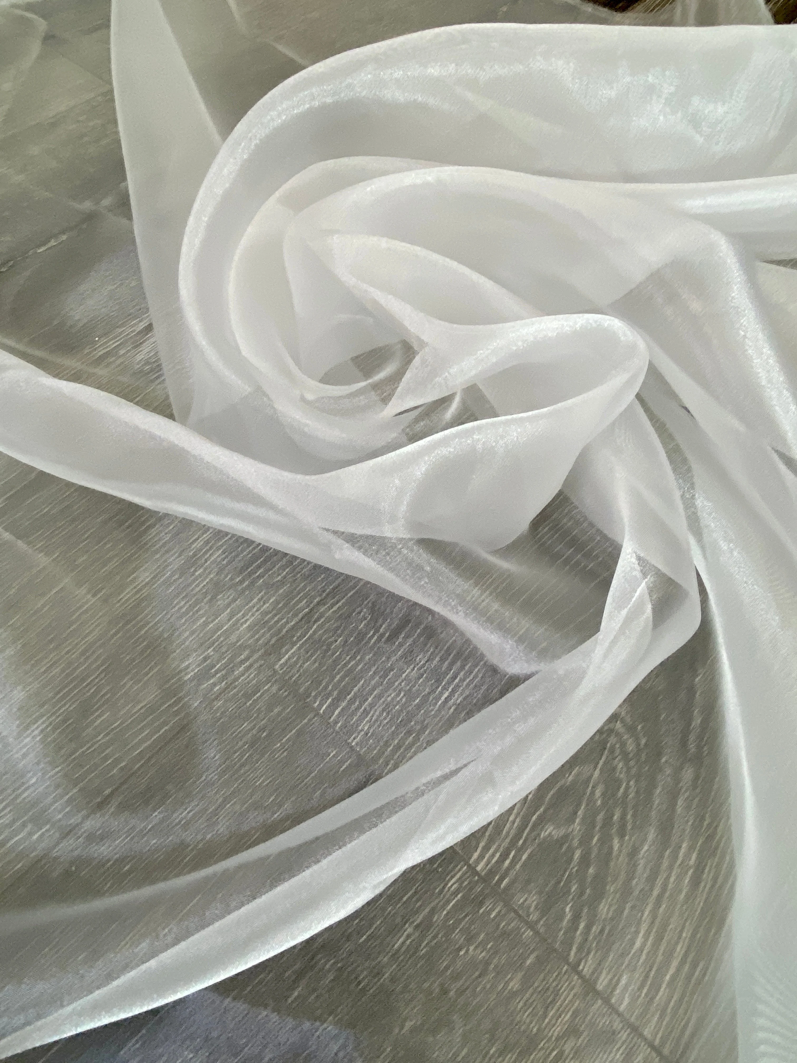 White Crystal Organza - Image 4