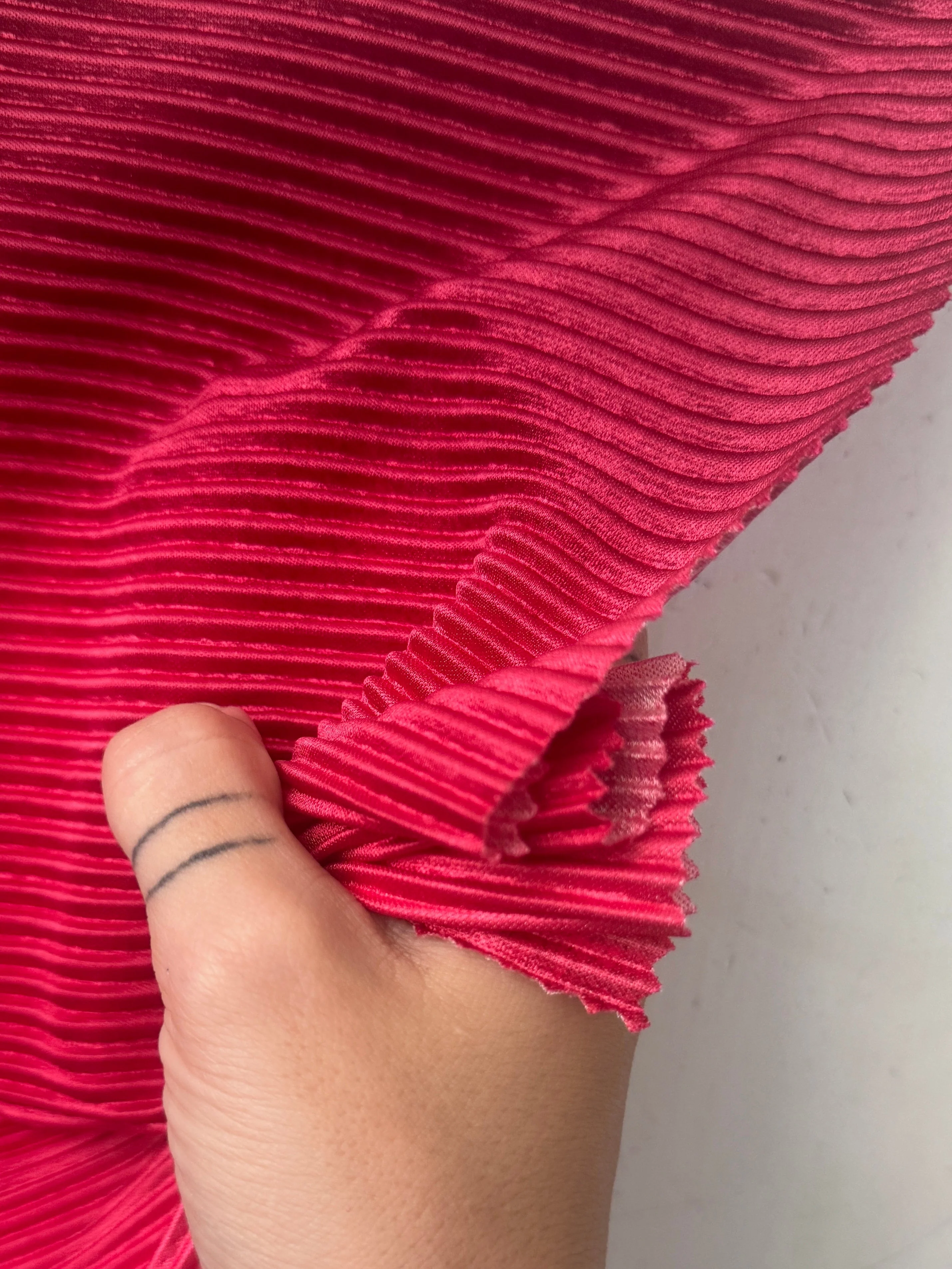 Red Ombre Pleated Knit - Image 2