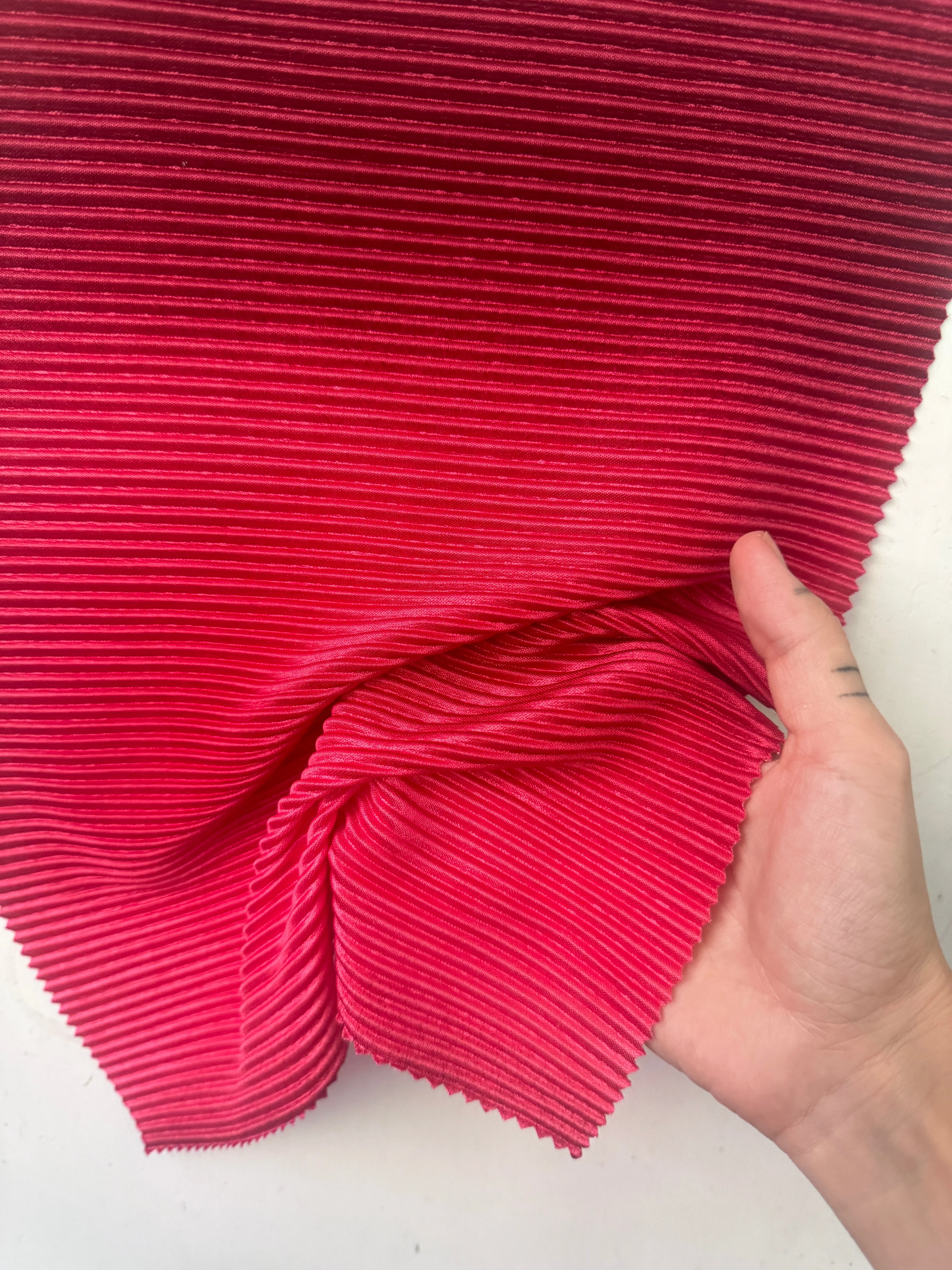 Red Ombre Pleated Knit - Image 3