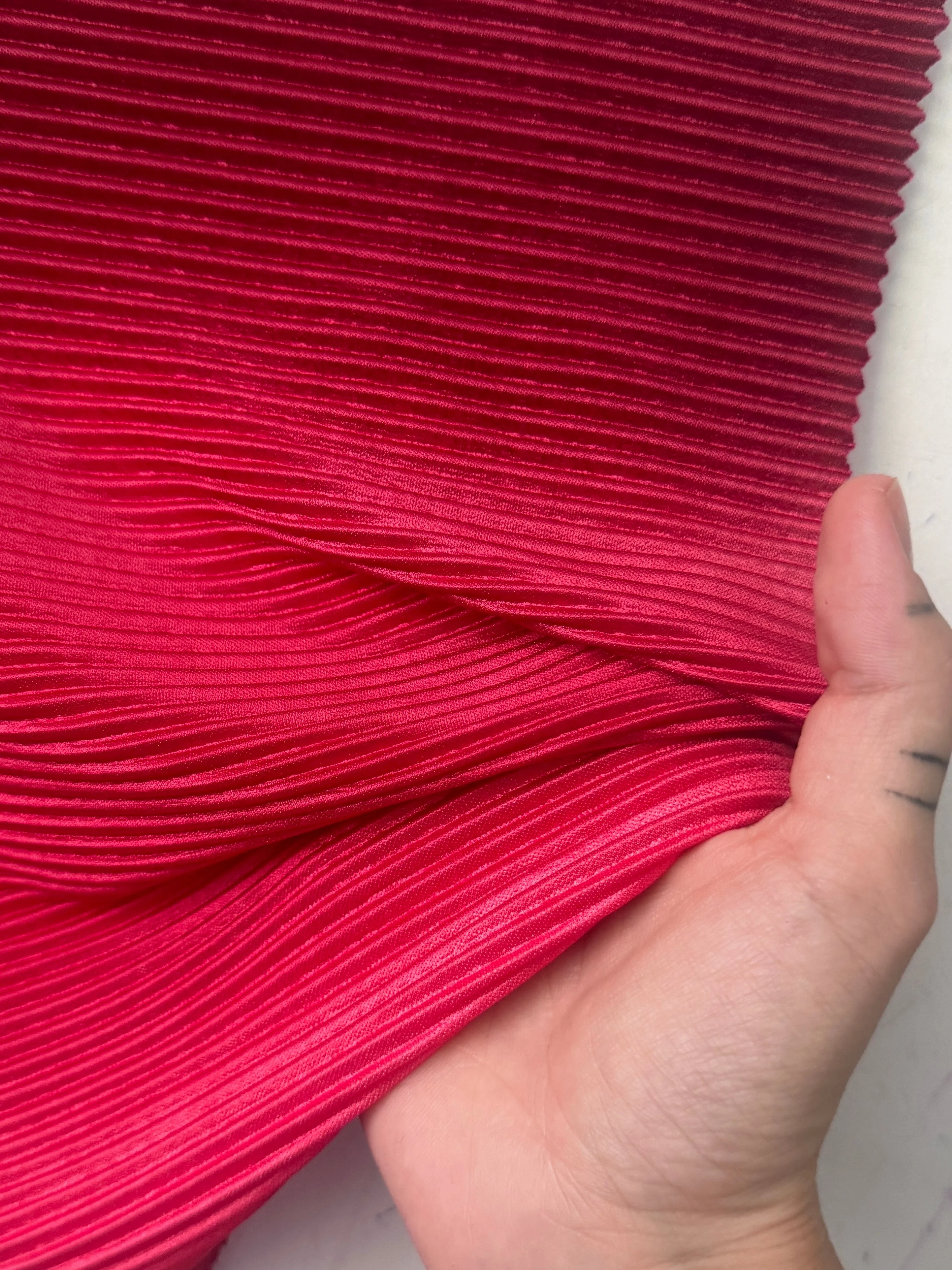 Red Ombre Pleated Knit - Image 7