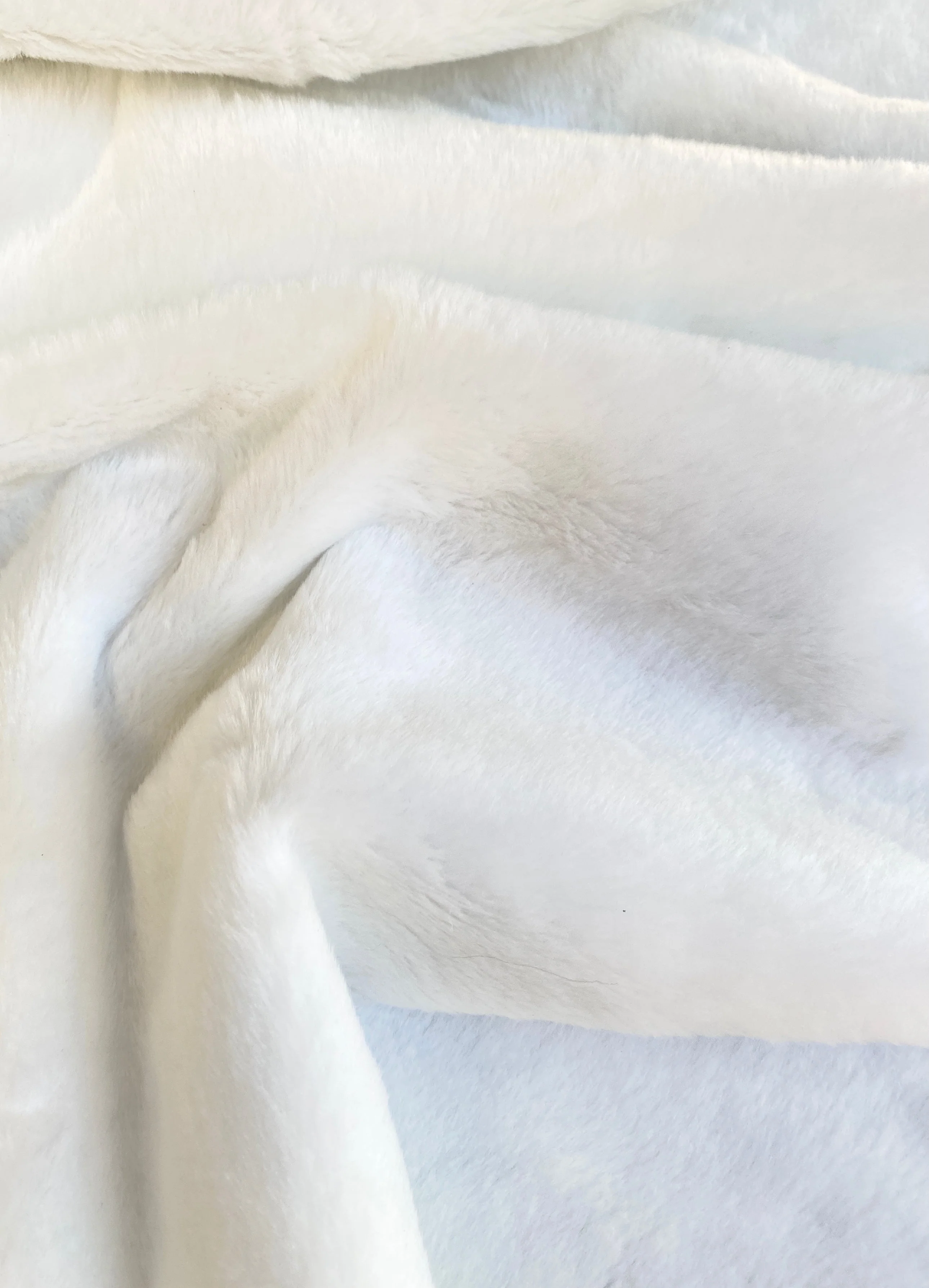White Short Pile Luxury Faux Fur - Image 3